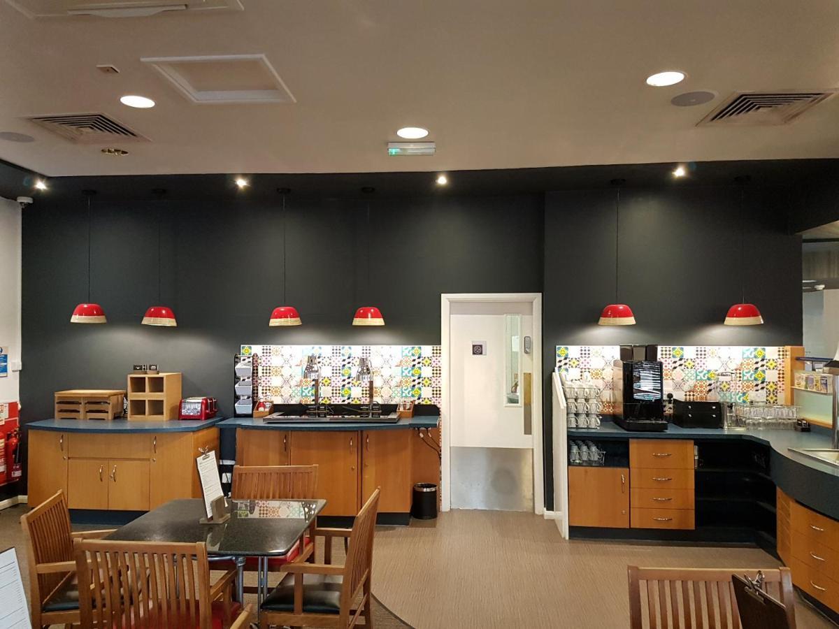 Hotel Ibis Cardiff Gate - International Business Park Esterno foto