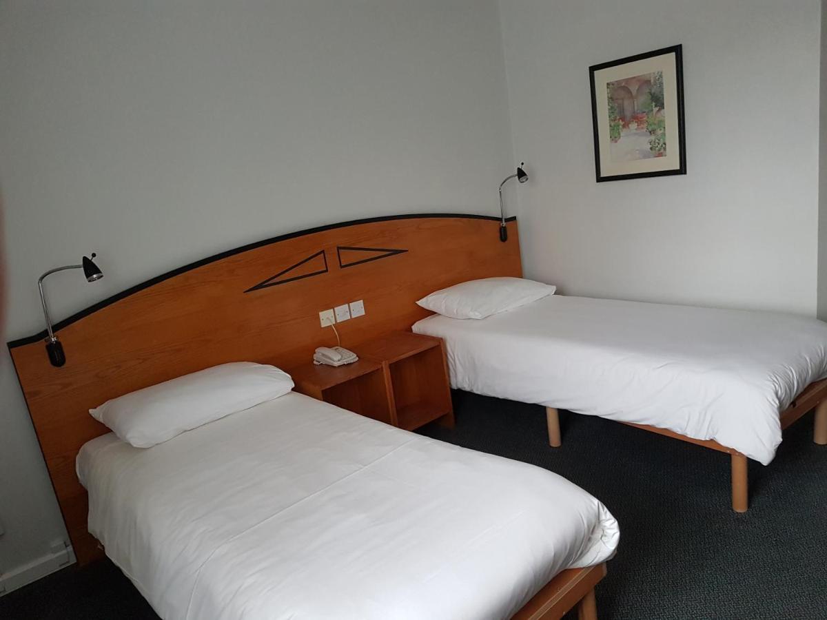 Hotel Ibis Cardiff Gate - International Business Park Esterno foto