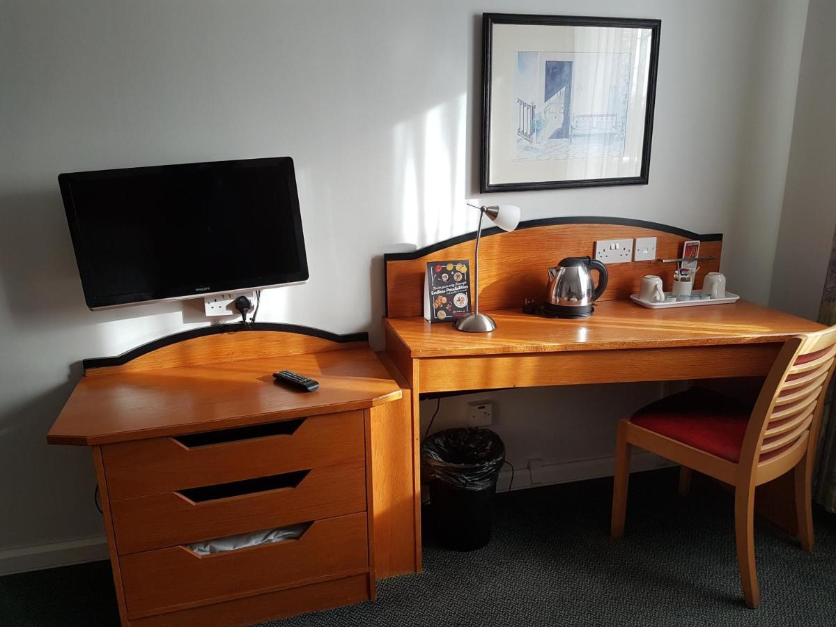 Hotel Ibis Cardiff Gate - International Business Park Esterno foto